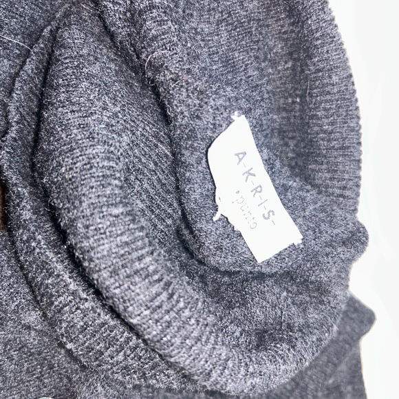 Vintage Akris turtleneck - Picture 3 of 6